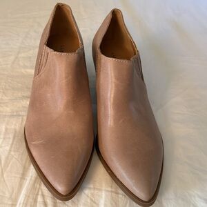 NWOT Lucky Brand Tabea Beige Ankle Boots Sz. 7.5